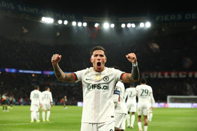 March 11, 2026, Paris, Ile-De-France, France: ENZO FERNANDEZ of Chlesea celebrates scoring his side s second goal in the UEFA Champions League 2025 26 Round of 16 Leg 1 of 2 game between PARIS SAINT-GERMAIN (PSG) and CHELSEA FC at the Parc des Princes Stadium in Paris, France. Paris France - ZUMAc179 20260311_zep_c179_042 Copyright: xMickaelxChavetx