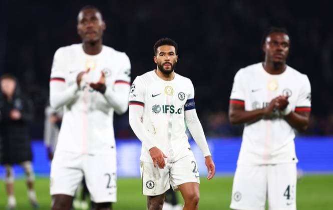 Reece James of Chelsea applauds fans. Paris Saint-Germain v Chelsea, UEFA Champions League, Round of 16, First Leg, Football, Parc des Princes, Paris, France - 11 Mar 2026Paris Parc des Princes France EDITORIAL USE ONLY No use with unauthorised audio, video, data, fixture lists, club league logos or live services. Online in-match use limited to 120 images, no video emulation. No use in betting, games or single club league player publications. Copyright: xJamesxMarsh Shutterstockx 16746728dt