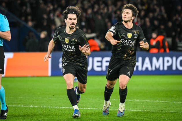 March 11, 2026, Paris, France, France: Vitor MACHADO FERREIRA (Vitinha) of PSG celebrate his goal with Joao NEVES of PSG during the UEFA Champions League match between Paris Saint-Germain and Chelsea CF at Parc des Princes Stadium on March 11, 2026 in Paris, France. Paris France - ZUMAm308 20260311_zsp_m308_013 Copyright: xMatthieuxMirvillex