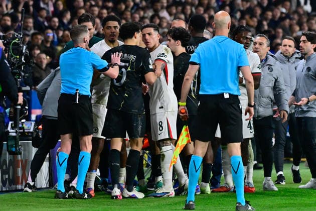 FOOTBALL : PSG vs Chelsea - Ligue des Champions - 11 03 2026 Tempers flare between Marquinhos of Paris Saint Germain Enzo Fernandez of Chelsea during the UEFA Champions League match between Paris Saint Germain and Chelsea FC at Parc Des Princes on March 11 , 2026 in Paris, France. ( Photo by Federico Pestellini PsnewZ ) ParisFrance  Copyright: xFedericoxPestellinix