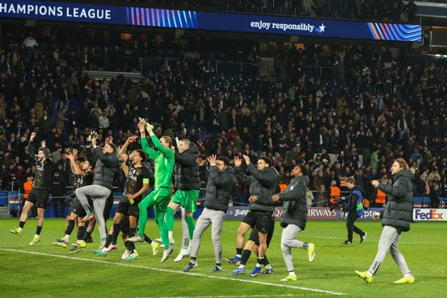 March 11, 2026, Paris, Ile-De-France, France: PSG PLAYERS led by captain MARQUINHOS celebrate winning the UEFA Champions League 2025 26 Round of 16 Leg 1 of 2 game between against CHELSEA FC at the Parc des Princes Stadium in Paris, France. PSG won 5:2. Paris France - ZUMAc179 20260311_zep_c179_090 Copyright: xMickaelxChavetx