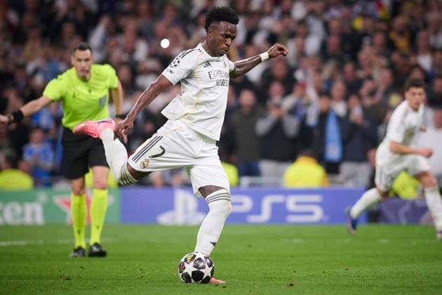 REAL MADRID CF v MANCHESTER CITY FC. CHAMPIONS LEAGUE 2025 2026. ROUND OF 16 FIRST LEG. Real Madrid CF s Vinicius Junior fails a penalty shot during Champions League 2025 2026 match. March 11,2026. (ALTERPHOTOS Ropero) MadridSpain  Copyright: xRoperox