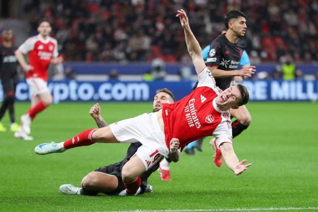 Leverkusen 11.03.2026. Pilka nozna Liga Mistrzow UEFA sezon 2025 2026 runda 1 8 mecz: Bayer Leverkusen - Arsenal F.C. --- Football UEFA Champions League season 2025 2026 round 1 8 match: Bayer Leverkusen - Arsenal F.C. nz Leandro Trossard, Robert Andrich Fot. Kacper Staniec NEWSPIX.PL --- newspix.pl 