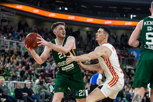 GER, BKT EuroCup, season 2025 2026, eighth final, Cedevita Olimpija Ljubljana Niners Chemnitz 11 03 2026, Arena Stozice, Ljubljana, GER, BKT EuroCup, season 2025 2026, eighth final, Cedevita Olimpija Ljubljana Niners Chemnitz Matthew Hurt Cedevita Olimpija Ljubljana 21 , Yordan Minchev Niners Chemnitz, 91 Photo Alexander Trienitz Ljubljana Arena Stozice Slovenia