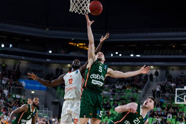 GER, BKT EuroCup, season 2025 2026, eighth final, Cedevita Olimpija Ljubljana Niners Chemnitz 11 03 2026, Arena Stozice, Ljubljana, GER, BKT EuroCup, season 2025 2026, eighth final, Cedevita Olimpija Ljubljana Niners Chemnitz Aleksej Nikolic Cedevita Olimpija Ljubljana 5 , Amadou Sow Niners Chemnitz, 12 Photo Alexander Trienitz Ljubljana Arena Stozice Slovenia