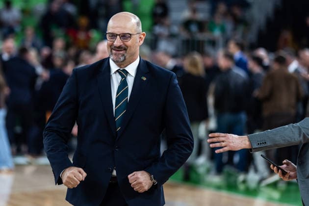 GER, BKT EuroCup, season 2025 2026, eighth final, Cedevita Olimpija Ljubljana Niners Chemnitz 11 03 2026, Arena Stozice, Ljubljana, GER, BKT EuroCup, season 2025 2026, Eighth final, Cedevita Olimpija Ljubljana Niners Chemnitz Zvezdan Mitrovic Head Coach Cedevita Olimpija Ljubljana cheers Photo Alexander Trienitz Ljubljana Arena Stozice Slovenia