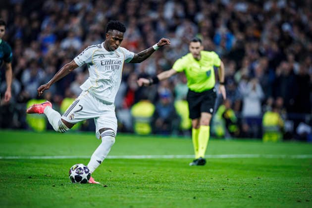 Real Madrid CF vs Manchester City - UEFA Champions League - 11 03 2026 Vinicius Junior of Real Madrid CF takes the penalty during the UEFA Champions League match between Real Madrid CF and Manchester City at Santiago Bernabeu Stadium on March 11, 2026 in Madrid, Spain. Madrid Spain Copyright: xPabloxGarcia PGSxPhotoxAgencyx