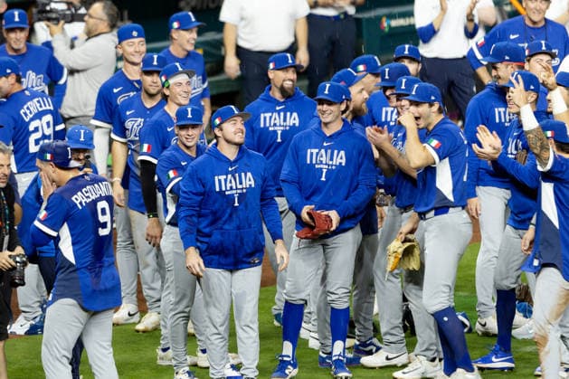 Italian players celebrate at the end of a World Baseball Classic game between Mexico and Italy at Daikin Park stadium in Houston, United States, 11 March 2026. World Baseball Classic - Mexico vs. Italy !ACHTUNG: NUR REDAKTIONELLE NUTZUNG!  Copyright: xCarlosxRamírezx AMDEP2231 20260312-55019668235_1