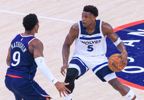 March 11, 2026, Inglewood, California, USA: Anthony Edwards 5 of the Minnesota Timberwolves is guarded by Bennedict Mathurin 9 of the LA Clippers during a 2026 NBA, Basketball Herren, USA regular season game on Wednesday March 11, 2026 at Intuit Dome Arena in Inglewood, California. JAVIER ROJAS PI Inglewood USA - ZUMAp124 20260311_zaa_p124_053 Copyright: xJavierxRojasx