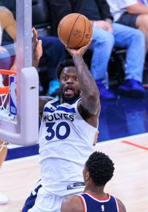 March 11, 2026, Inglewood, California, USA: Julius Randle 30 of the Minnesota Timberwolves goes up for a shot during a 2026 NBA, Basketball Herren, USA regular season game against the Los Angeles Clippers on Wednesday March 11, 2026 at Intuit Dome Arena in Inglewood, California. JAVIER ROJAS PI Inglewood USA - ZUMAp124 20260311_zaa_p124_061 Copyright: xJavierxRojasx