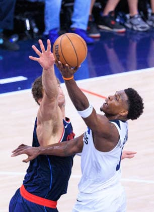 March 11, 2026, Inglewood, California, USA: Anthony Edwards 5 of the Minnesota Timberwolves goes up for a shot past Brook Lopez 11 of the LA Clippers during a 2026 NBA, Basketball Herren, USA regular season game on Wednesday March 11, 2026 at Intuit Dome Arena in Inglewood, California. JAVIER ROJAS PI Inglewood USA - ZUMAp124 20260311_zaa_p124_062 Copyright: xJavierxRojasx
