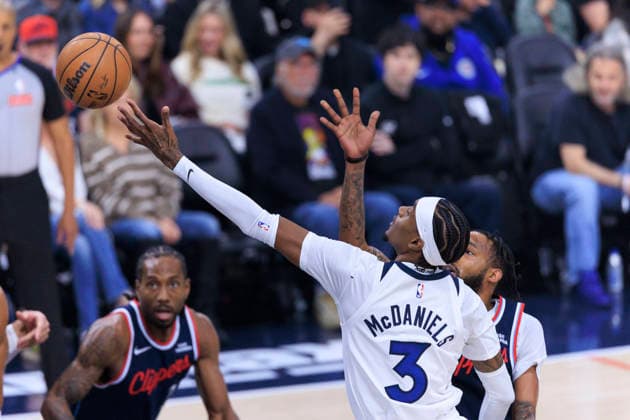 March 11, 2026, Inglewood, California, USA: Jaden McDaniels 3 of the Minnesota Timberwolves scores with a layup during their regular season NBA, Basketball Herren, USA game against the Los Angeles Clippers on Wednesday March 11, 2026 at Intuit Dome in Inglewood, California. ARIANA RUIZ PI Inglewood USA - ZUMAp124 20260311_zaa_p124_071 Copyright: xArianaxRuizx
