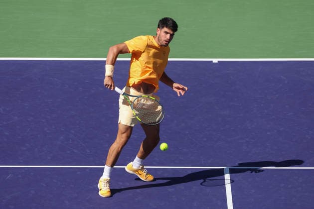 INDIAN WELLS, CA - MARCH 11: Carlos Alcaraz (ESP) hits a backhand during the BNP Paribas Open on March 11, 2026 at Indian Wells Tennis Garden in Indian Wells, CA. (Photo by George Walker Icon Sportswire) TENNIS: MAR 11 BNP Paribas Open EDITORIAL USE ONLY Icon260311064