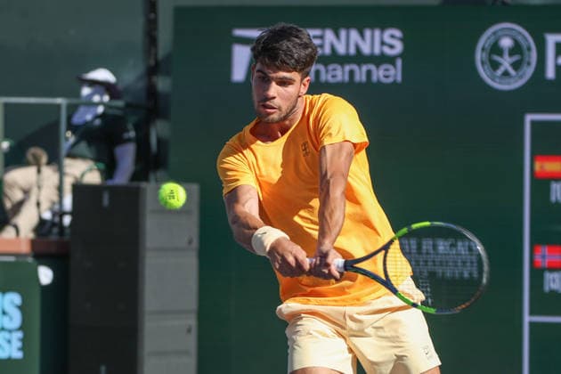 INDIAN WELLS, CA - MARCH 11: Carlos Alcaraz (ESP) hits a backhand during the BNP Paribas Open on March 11, 2026 at Indian Wells Tennis Garden in Indian Wells, CA. (Photo by George Walker Icon Sportswire) TENNIS: MAR 11 BNP Paribas Open EDITORIAL USE ONLY Icon260311109
