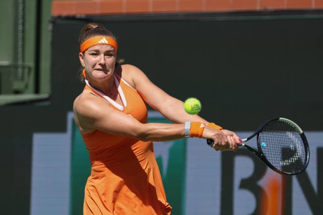 INDIAN WELLS, CA - MARCH 11: Karolina Muchova (CZE) hits a backhand during the BNP Paribas Open on March 11, 2026 at Indian Wells Tennis Garden in Indian Wells, CA. (Photo by George Walker Icon Sportswire) TENNIS: MAR 11 BNP Paribas Open EDITORIAL USE ONLY Icon260311018
