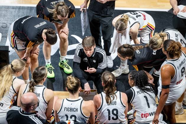 Basketball Villeurbanne 11 03 2026 Wommen™s Basketball World Cup 2026 Qualifying Tournament Germany GER South Korea KOR Olaf Lange Germany, Coach Auszeit Team