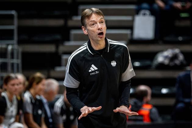 Basketball Villeurbanne 11 03 2026 Wommen™s Basketball World Cup 2026 Qualifying Tournament Germany GER South Korea KOR Olaf Lange Germany, Coach