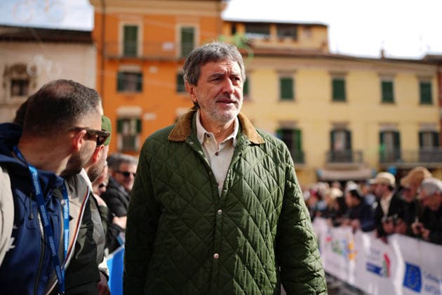 Marco Marsilio, President of the Abruzzo Region during the 213-kilometer Stage 4 of the Tirreno-Adriatico cycling race from Tagliacozzo to Martinsicuro - Italy,- Thursday, March 12, 2026. - cycling .  Copyright: xMassimoxPaolone LaPressex