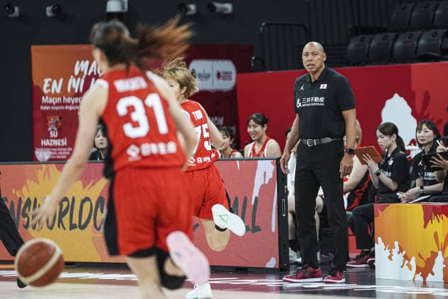 Australia v Japan - 2026 FIBA Women s Basketball World Cup qualification ISTANBUL, TURKIYE - MARCH 12: Head Coach of Japan Corey Gaines gives tactics during 2026 FIBA Women s Basketball World Cup qualification Group C match between Australia and Japan at Basketball Development Center in Istanbul, Turkiye on March 12, 2026. Beyza Comert Anadolu Istanbul Turkey. Editorial use only. Please get in touch for any other usage.  Copyright: x2026xAnadoluxBeyzaxComertx