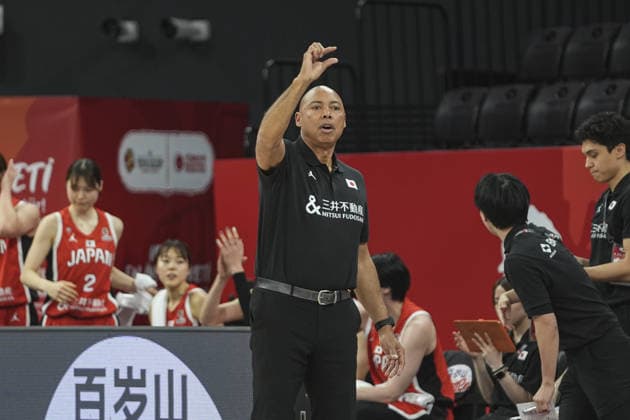 Australia v Japan - 2026 FIBA Women s Basketball World Cup qualification ISTANBUL, TURKIYE - MARCH 12: Head Coach of Japan Corey Gaines gives tactics during 2026 FIBA Women s Basketball World Cup qualification Group C match between Australia and Japan at Basketball Development Center in Istanbul, Turkiye on March 12, 2026. Beyza Comert Anadolu Istanbul Turkey. Editorial use only. Please get in touch for any other usage.  Copyright: x2026xAnadoluxBeyzaxComertx