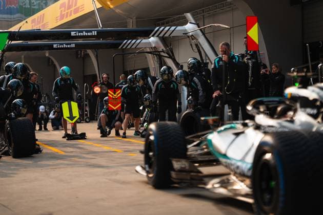 Formula 1 Heineken Chinese Grand Prix 2026 Levi Erb OVERTAKE MAXPPP - Shanghai 12 03 2026 Mercedes-AMG PETRONAS Formula One Team pitlane at the Formula 1 Heineken Chinese Grand Prix 2026, the 2nd round of the 2026 FIA Formula 1 World Championship, WM, Weltmeisterschaft at the Shanghai International Circuit in Shanghai, China, from 12 to 15 March 2026 Shanghai Shanghai International Circuit China  Copyright: xOVERTAKE MAXPPPxLevixErbx OVT202603121339 OVT202603121339