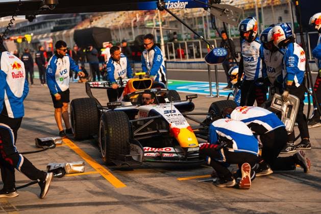Formula 1 Heineken Chinese Grand Prix 2026 Levi Erb OVERTAKE MAXPPP - Shanghai 12 03 2026 Visa Cash App Racing Bulls Formula One Team pitlane at the Formula 1 Heineken Chinese Grand Prix 2026, the 2nd round of the 2026 FIA Formula 1 World Championship, WM, Weltmeisterschaft at the Shanghai International Circuit in Shanghai, China, from 12 to 15 March 2026 Shanghai Shanghai International Circuit China  Copyright: xOVERTAKE MAXPPPxLevixErbx OVT202603121400 OVT202603121400