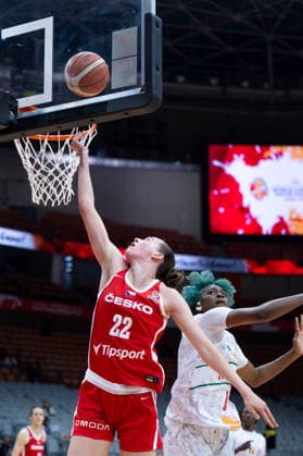 (260312) -- WUHAN, March 12, 2026 -- Emma Cechova (L) of the Czech Republic goes for a lay-up during the group A match between the Czech Republic and Mali at FIBA Women s World Cup Qualifying Tournaments in Wuhan, central China s Hubei Province, Feb. 12, 2026. ) (SP)CHINA-WUHAN-FIBA-WOMEN S WORLD CUP 2026-QUALIFYING-MLI VS CZE(CN) WuxZhizun 