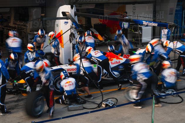 Formula 1 Heineken Chinese Grand Prix 2026 Levi Erb OVERTAKE MAXPPP - Shanghai 12 03 2026 Visa Cash App Racing Bulls Formula One Team pitlane at the Formula 1 Heineken Chinese Grand Prix 2026, the 2nd round of the 2026 FIA Formula 1 World Championship, WM, Weltmeisterschaft at the Shanghai International Circuit in Shanghai, China, from 12 to 15 March 2026 Shanghai Shanghai International Circuit China  Copyright: xOVERTAKE MAXPPPxLevixErbx OVT202603121438 OVT202603121438