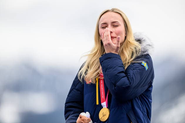 260312 Ebba Arsjö of Sweden celebrates with her gold medal on the podium after winning the women s para alpine giant slalom during day 6 of the Milano Cortina 2026 Winter Paralympic Games on March 12, 2026 in Cortina. Photo: Maxim Thore BILDBYRAN kod MT MT1020 alpint alpine skiing paralympic games paralympics paralympiska spel paralympiske leker vinter-paralympics winter paralympics milano cortina 2026 milano cortina 2026 winter paralympic games 6 bbeng storslalom jubel sweden sverige guld gold *** 260312 Ebba Arsjö of Sweden celebrates with her gold medal on the podium after winning the women s para alpine giant slalom during day 6 of the Milano Cortina 2026 Winter Paralympic Games on March 12, 2026 in Cortina Photo Maxim Thore BILDBYRAN kod MT MT1020 alpint alpine skiing paralympic games paralympiska spel paralympiske leker vinter paralympics winter paralympics milano cortina 2026 milano cortina 2026 winter paralympic games 6 bbeng storslalom jubel sweden sverige guld gold  Copyright: MAXIMxTHORE BB260312MT063