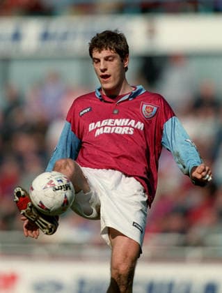 West Ham United V Bolton Wanderers, Premier League Slaven Bilic of West Ham United on the ball during the Premier League match between West Ham United and Bolton Wanderers at Upton Park on April 13, 1996 in London, England. London Upton Park England United Kingdom Copyright: xAllstarxPicturexLibraryxLtdx