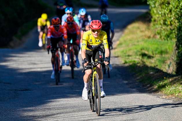 Paris Nice 2026 Stage 5 COLOMBIER-LE-VIEUX, FRANCE - MARCH 12 : Vingegaard Jonas (DEN) of Team Visma Lease a Bike attacking during stage 5 of the 84th edition of Paris - Nice an UCI World Tour 2.UWT cycling road race stage for Men Elite of 205.4 km with start in Cormoranche-sur-Saone and finish in Colombier-le-Vieux on March 12, 2026 in Colombier-le-Vieux, France, 12 03 2026 ( Motordriver Guy De Vuyst - Colombier-le-Vieux France  Copyright: xNicoxVereeckenx