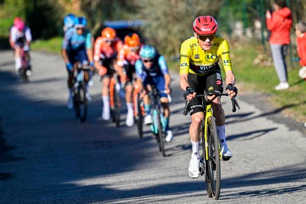 Paris Nice 2026 Stage 5 COLOMBIER-LE-VIEUX, FRANCE - MARCH 12 : Vingegaard Jonas (DEN) of Team Visma Lease a Bike attacking during stage 5 of the 84th edition of Paris - Nice an UCI World Tour 2.UWT cycling road race stage for Men Elite of 205.4 km with start in Cormoranche-sur-Saone and finish in Colombier-le-Vieux on March 12, 2026 in Colombier-le-Vieux, France, 12 03 2026 ( Motordriver Guy De Vuyst - Colombier-le-Vieux France  Copyright: xNicoxVereeckenx