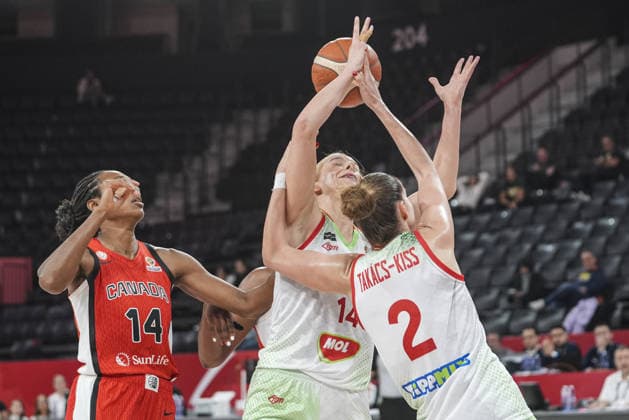 Hungary v Canada - FIBA Women s Basketball World Cup Qualifiers ISTANBUL, TURKIYE – MARCH 12: Hungary s Dorka Juhasz (14) and Canada s Kayla Alexander (14) compete for the ball during the FIBA Women s Basketball World Cup Qualifiers Group C match between Hungary and Canada at the Turkcell Basketball Development Center in Istanbul, Turkiye on March 12, 2026. Beyza Comert Anadolu Istanbul Turkey. Editorial use only. Please get in touch for any other usage.  Copyright: x2026xAnadoluxBeyzaxComertx