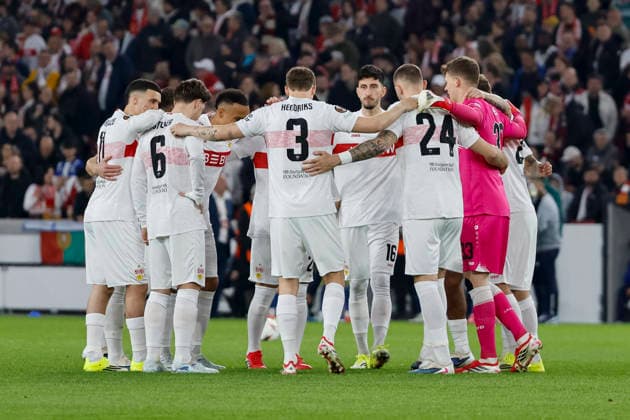 Team circle VfB Stuttgart , Germany, Football, UEFA Europa League, Round of 16, 2025 2026, VfB Stuttgart vs FC Porto, 12 03 2026, Stuttgart Arena Stuttgart Germany Copyright: xGrantxHubbsx