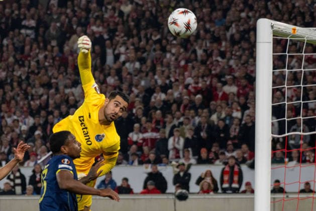 Goalkeeper Diogo Costa FC Porto xettx, Germany, Stuttgart, 12 03 2026, Football, UEFA Europa League VfB Stuttgart vs FC Porto, Season 2025 2026, Round of 16, MHP Arena
