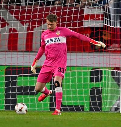 12 03 2026, Football UEFA Europa League 2025 2026 Round of 16, VfB Stuttgart FC Porto, in the MHP Arena Stuttgart, Goalkeeper Alexander Nübel Stuttgart on the ball DFL and DFB regulations prohibit any use of photographs as image sequences and or quasi video