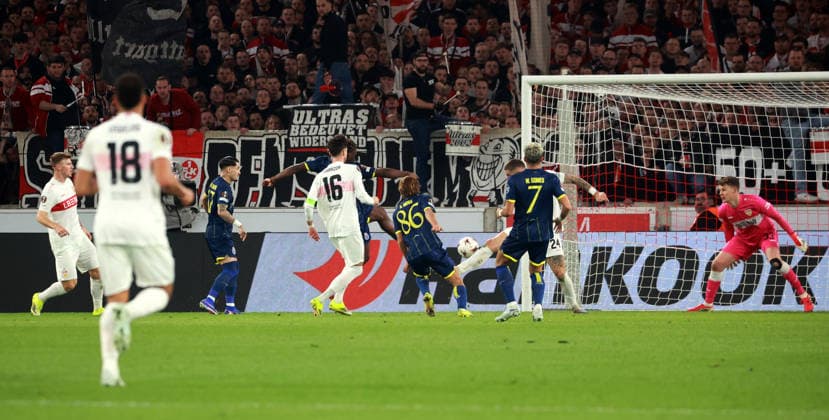 12 03 26 VfB Stuttgart FC Porto Germany, Stuttgart, 12 03 2026, Football, UEFA Europa League, Round of 16, VfB Stuttgart FC Porto v l Rodrigo Mora FC Porto , Alexander Nübel VfB Stuttgart Goal 0 2 Mora