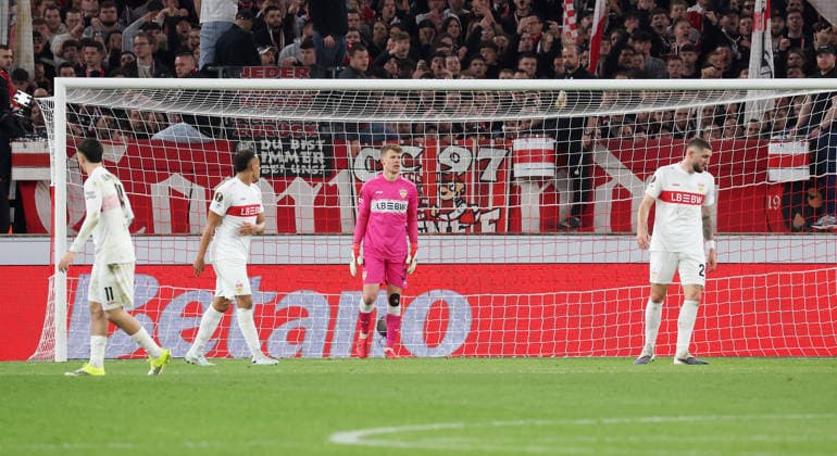 12 03 2026, Stuttgart, Football UEFA Europa League, Season 2025 2026, VfB Stuttgart vs FC Porto, Alexander Nübel VfB disappointed