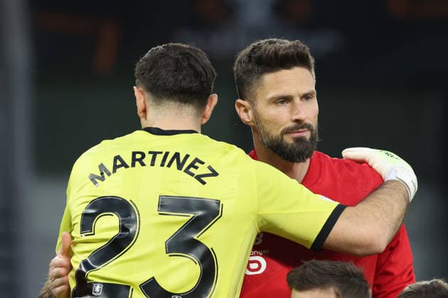 FOOTBALL : LOSC Lille vs Aston Villa FC - UEFA Europa League - 12 03 2026 Emiliano MARTINEZ (Aston Villa FC) et Olivier GIROUD (LOSC Lille) lors du match LOSC Lille vs Aston Villa FC, UEFA Europa League 8eme de finale aller, Decathlon Arena stade Pierre Mauroy, le 12 mars 2026 - photo Laurent Sanson PsnewZ  Copyright: xLaurentxSANSONx xPsnewZx