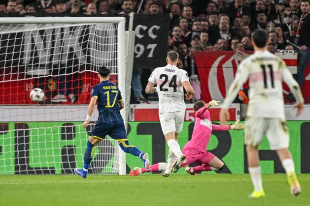 Terem Moffi FC Porto scores his team s first goal during the UEFA Europa League 2025 26 Round of 16 First Leg match between VfB Stuttgart and FC Porto at Stuttgart Arena on March 12, 2026 in Stuttgart, Germany Photo by Harry Langer DeFodi Images