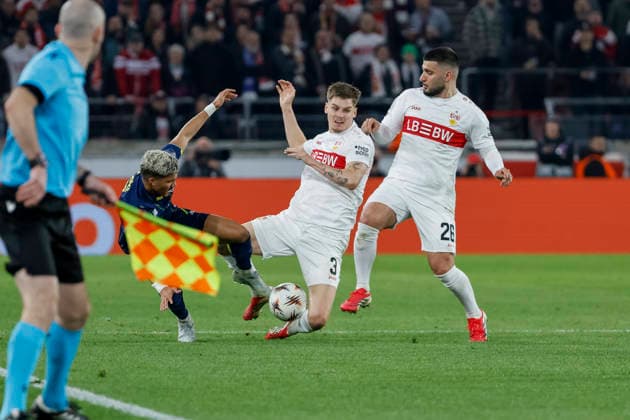William Gomes FC Porto, 07 , Ramon Hendriks VfB Stuttgart, 03 and Deniz Undav VfB Stuttgart, 26 fighting for the ball , Germany, Football, UEFA Europa League, Round of 16, 2025 2026, VfB Stuttgart vs FC Porto, 12 03 2026, Stuttgart Arena Stuttgart Germany Copyright: xGrantxHubbsx