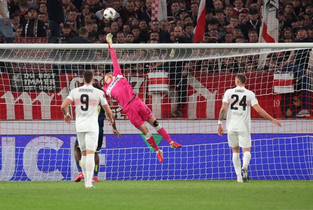 12 03 2026, Stuttgart, Football UEFA Europa League, Season 2025 2026, VfB Stuttgart vs FC Porto, Alexander Nübel VfB