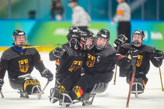 March 12, 2026, Milan, Milano, Italy: Germany s para Ice hockey, Eishockey team celebrating after winning over Slovakia in the Para Ice Hockey Classification Game at Milano Santagiulia Ice Hockey Arena during Paralympic Winter games, Winterspiele,Spiele, Summer games in Milano, Italy. Milan Italy - ZUMAk197 20260312_zsp_k197_005 Copyright: xRanjithxKumarx