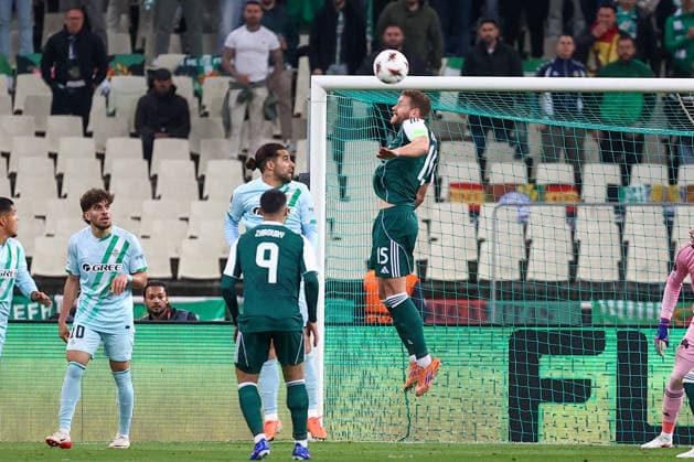 Panathinaikos F.C. v Real Betis UEFA Europa League Sverrir Ingi Ingason of Panathinaikos F.C. heads the ball during the UEFA Europa League Round of 16 First Leg match at the Olympic Stadium (Greece), Marousi 12 03 2026 UK Newspapers OUT Copyright: xYannisxHalasx FIL-23117-0046