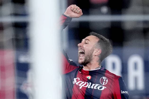 Bologna s Federico Bernardeschi scores goal 1-0 during the Uefa Europa League soccer match between Bologna and Roma at the Dall™Ara Stadium in Bologna , north Italy - Thursday , March 12 , 2026. - Soccer .  Copyright: xSpada LaPressex
