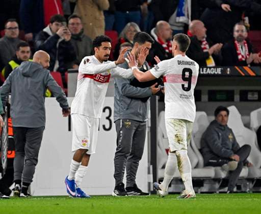 12 03 2026, Football UEFA Europa League 2025 2026 Round of 16, VfB Stuttgart FC Porto, in the MHP Arena Stuttgart, Ermedin Demirovic Stuttgart leaves the match , for him comes Enzo Millot Stuttgart DFL and DFB regulations prohibit any use of photographs as image sequences and or quasi video