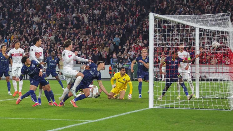 12 03 2026, Stuttgart, Football UEFA Europa League, Season 2025 2026, VfB Stuttgart vs FC Porto, Angelo Stiller VfB scores the goal to make it 2 2