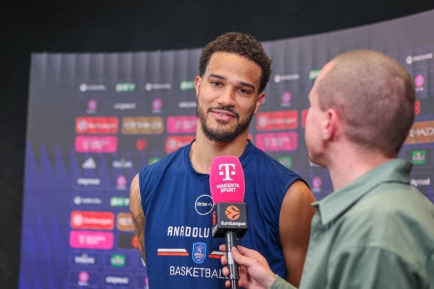 Nick Weiler Babb Anadolu Efes Istanbul, 08 at the pre-match interview, GER, FC Bayern Basketball vs Anadolu Efes Istanbul, Basketball, Euroleague, Matchday 31, Season 2025 2026, 12 03 2026, GER, FC Bayern Basketball vs Anadolu Efes Istanbul, Basketball, Euroleague, Matchday 31, Season 2025 2026, 12 03 2026 Munich Copyright: xEibner-Pressefoto JennixMaulx EP_JML