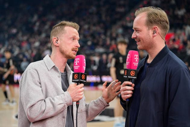 Basketball, Euroleague, 20260312, FC Bayern Munich Anadolu Efes Istanbul Pictured from l MagentaSport expert Per GÜNTHER, MagentaSport presenter Jan LÜDEKE Munich SAP Garden Bayern Germany Copyright: Passion2Press.dex xMarkusxFischex