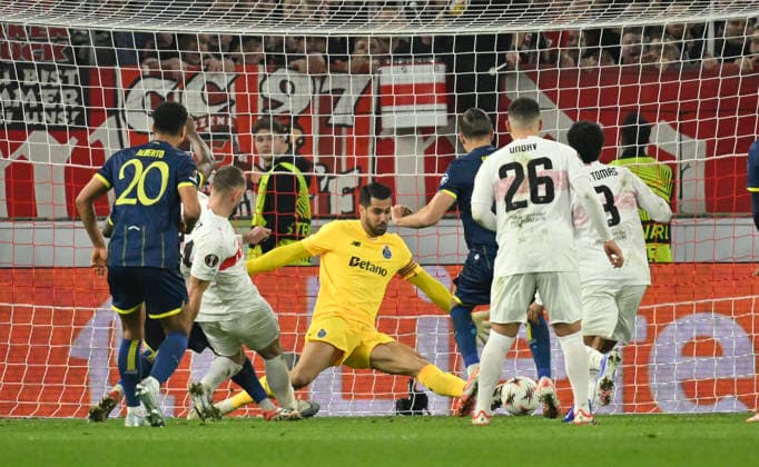 Penalty area scene, goal area scene Goalkeeper Diogo Costa FC Porto 99 Action VfB Stuttgart vs FC Porto EUROPA LEAGUE EL 12 03 2026 DFL REGULATIONS PROHIBIT ANY USE OF PHOTOGRAPHS AS IMAGE SEQUENCES AND OR QUASI VIDEO VfB Stuttgart vs FC Porto